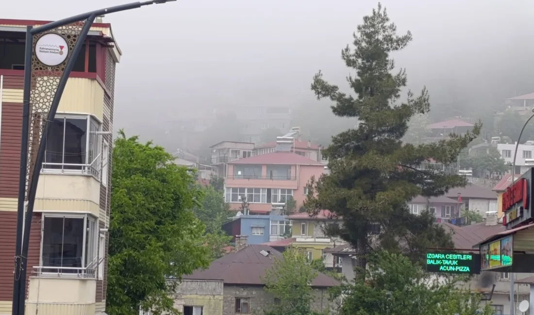 Kahramanmaraş’ın Andırın ilçesinde sabah saatlerinden itibaren yoğun sis ve bölgede