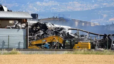 Kahramanmaraş’ta dün akşam yangın çıkan tekstil fabrikasındaki hasarın boyutu, gün