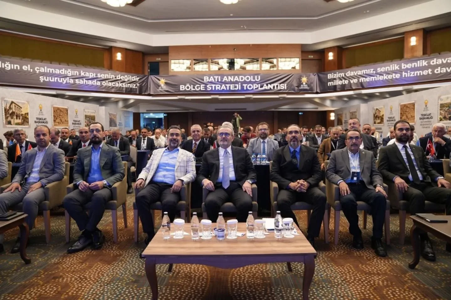 AK Parti Kampında Mahir Ünal Rüzgarı!