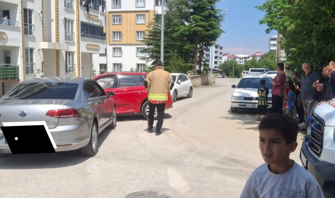 Afşin’de iki otomobilin çarpışması sonucu meydana gelen trafik kazasında, araçlardan