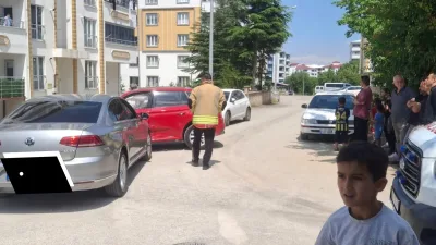 Afşin’de iki otomobilin çarpışması sonucu meydana gelen trafik kazasında, araçlardan