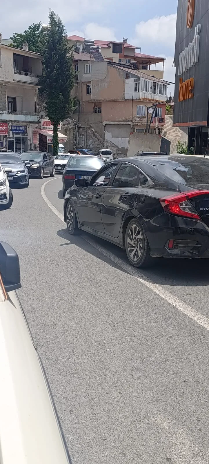 Çukurova’nın Sıcağından Kaçanlar Andırın’a Akın Ediyor: Okulların Kapanmasıyla Yayla Sezonu Açıldı!