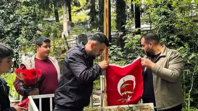 AK Parti Andırın Gençlik Kolları, ilçe merkezinde bulunan şehitlikleri ziyaret