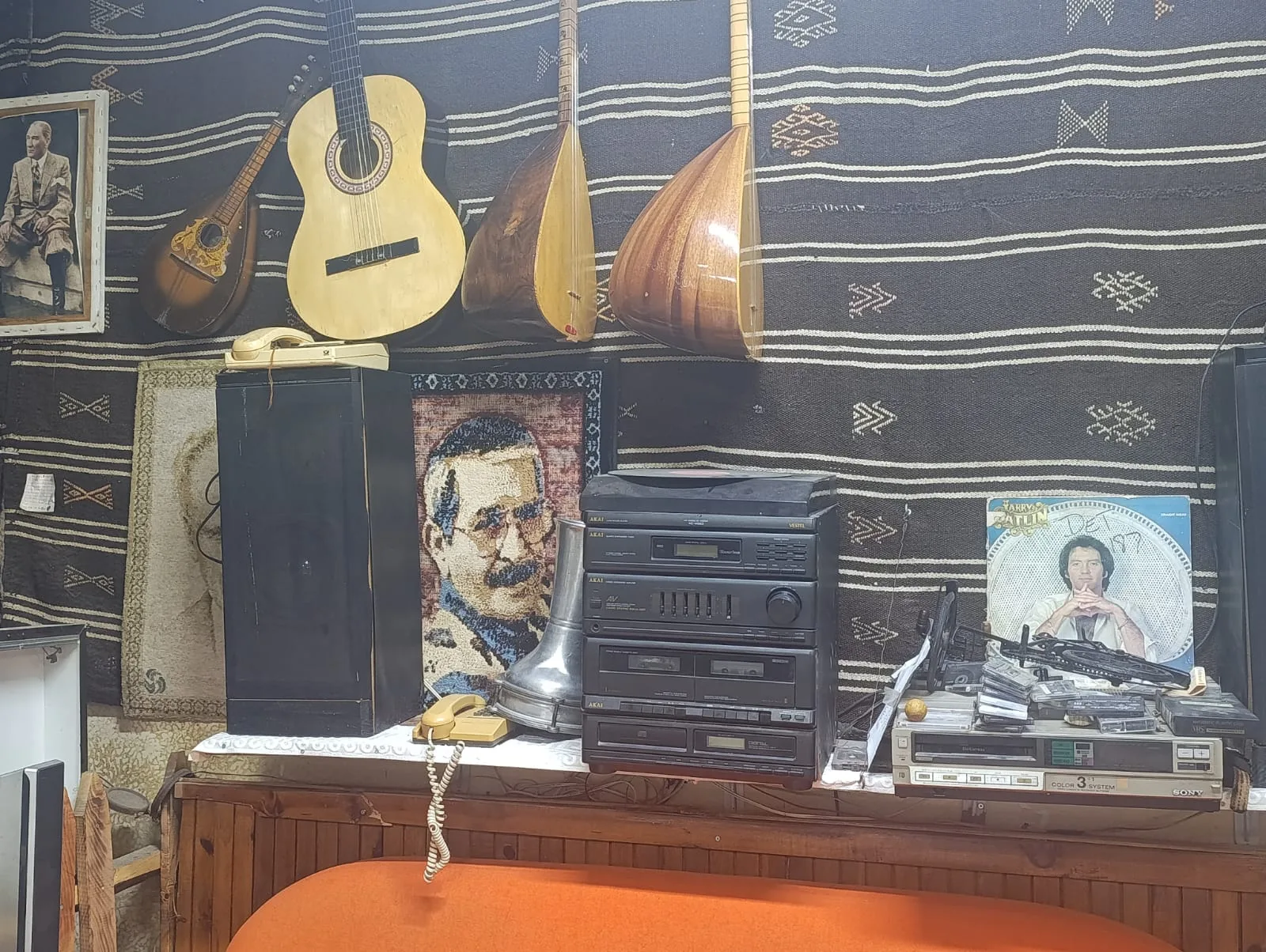 Andırın’da Bir Çay Evi Değil, Adeta Tarih Müzesi!