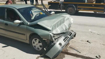 Kahramanmaraş’ın Elbistan ilçesinde halk otobüsüne arkadan çarpan otomobilin sürücüsü, kaldırıldığı