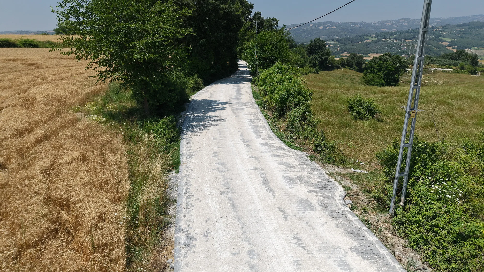 Kahramanmaraş Büyükşehir Belediyesi, Andırın kırsalında Kumarlı yolunu 4 bin metrekare