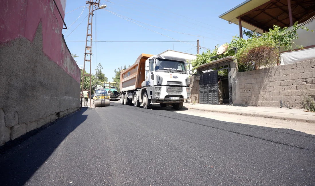 Kahramanmaraş Büyükşehir Belediyesi, şehir tarihinin en büyük asfalt seferberliği kapsamında