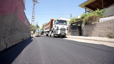 Kahramanmaraş Büyükşehir Belediyesi, şehir tarihinin en büyük asfalt seferberliği kapsamında