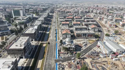 Kahramanmaraş Büyükşehir Belediyesi, Azerbaycan Mahallesi’nin 3 ana arterini yaklaşık 18