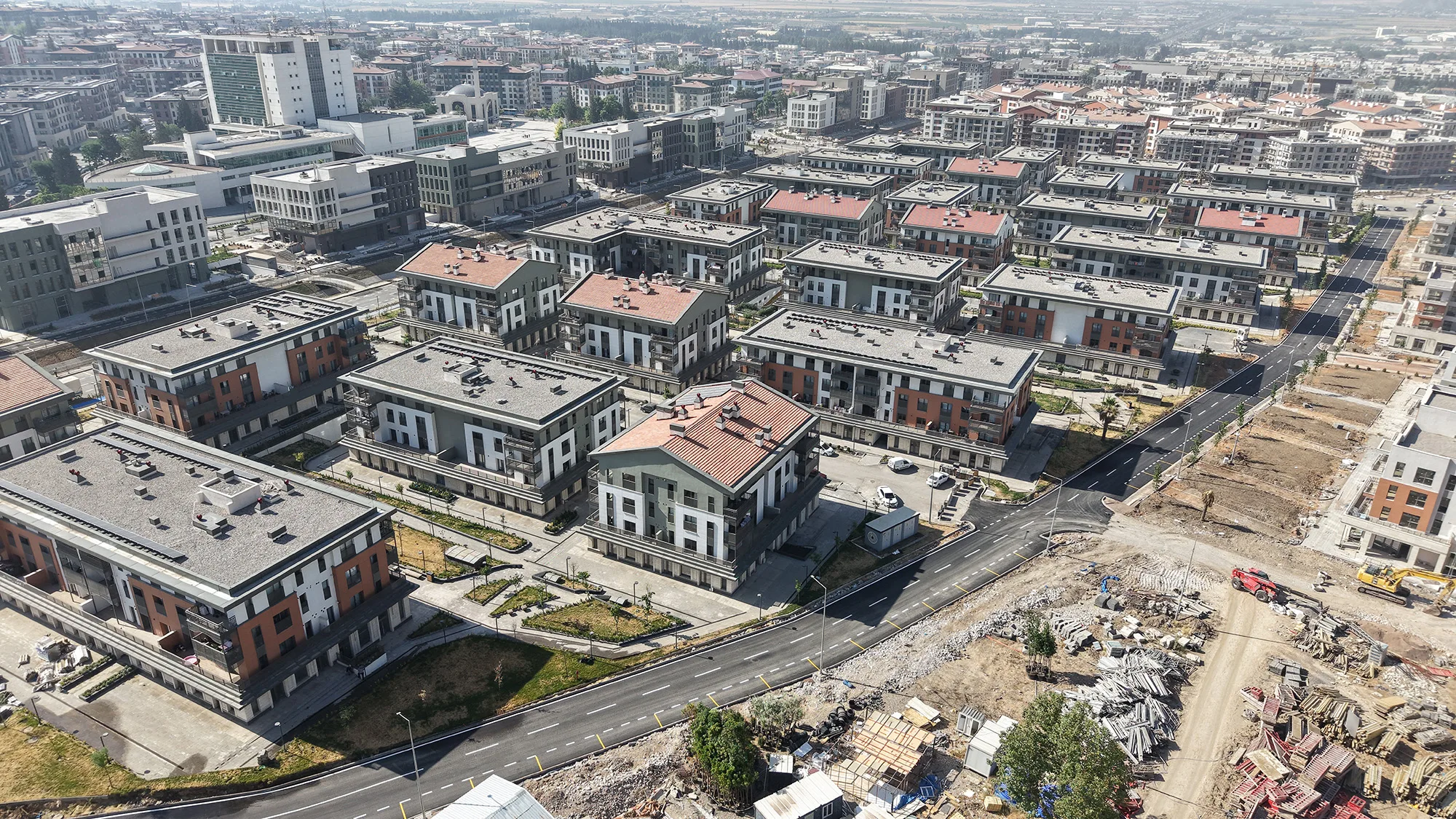 Büyükşehir’den Azerbaycan Mahallesi’ne 18 Milyon TL’lik Asfalt Hamlesi!