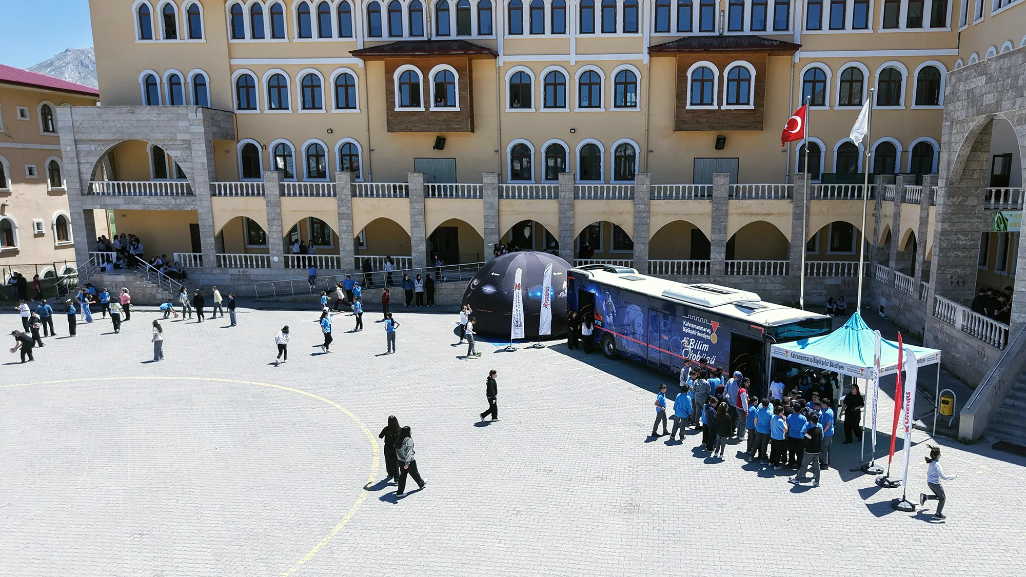 Pusula Maraş Bilimi Ayağa Getirdi: Elbistanlı Gençler Uzaya Yolculuk Yaptı