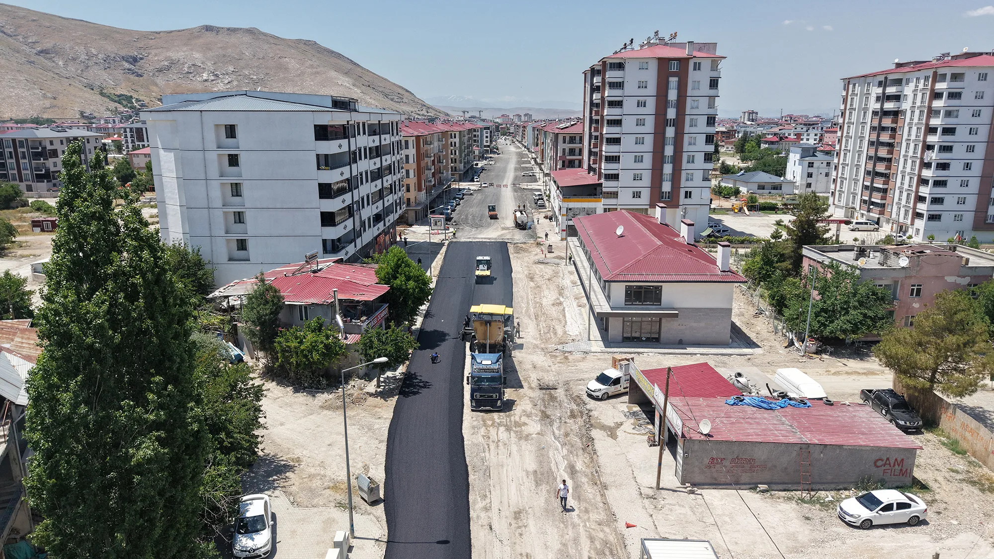 Elbistan Hacı Esat Efendi Caddesi Büyükşehir’le Modern Görünüme Kavuşuyor