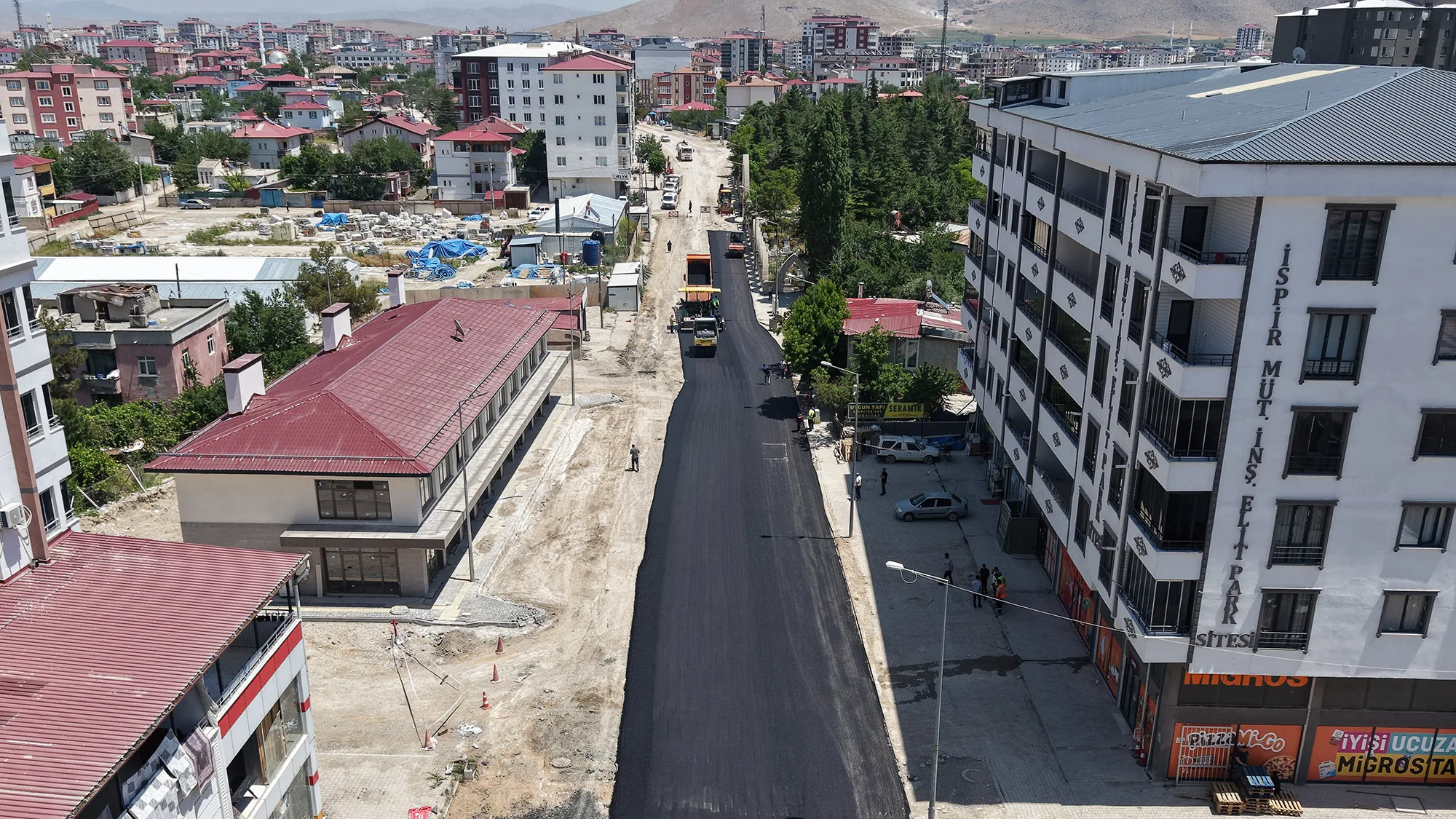 Elbistan Hacı Esat Efendi Caddesi Büyükşehir’le Modern Görünüme Kavuşuyor