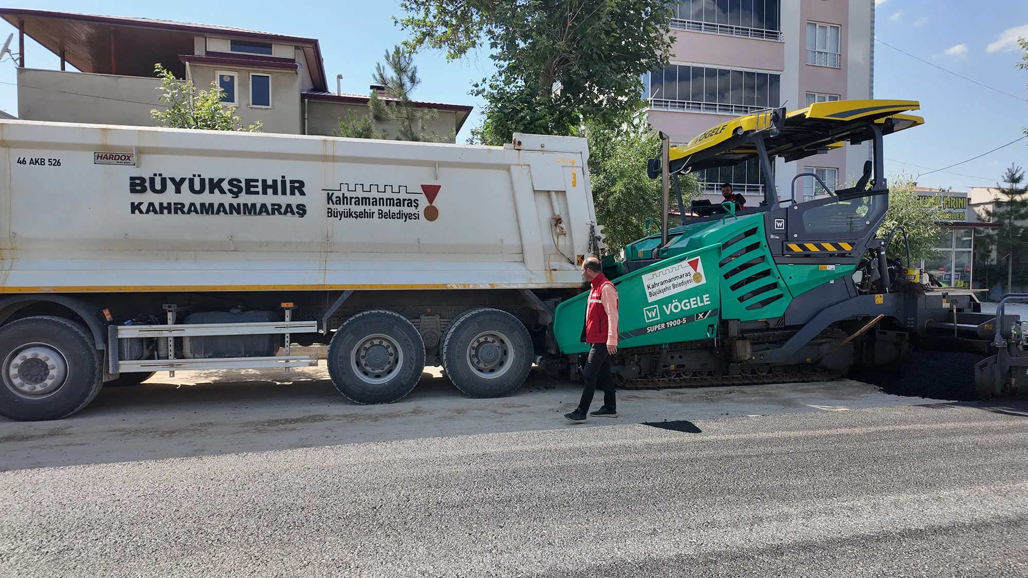 Büyükşehir, Elbistan’daki Tepebaşı Caddesi’nde Asfalt Mesaisine Başladı