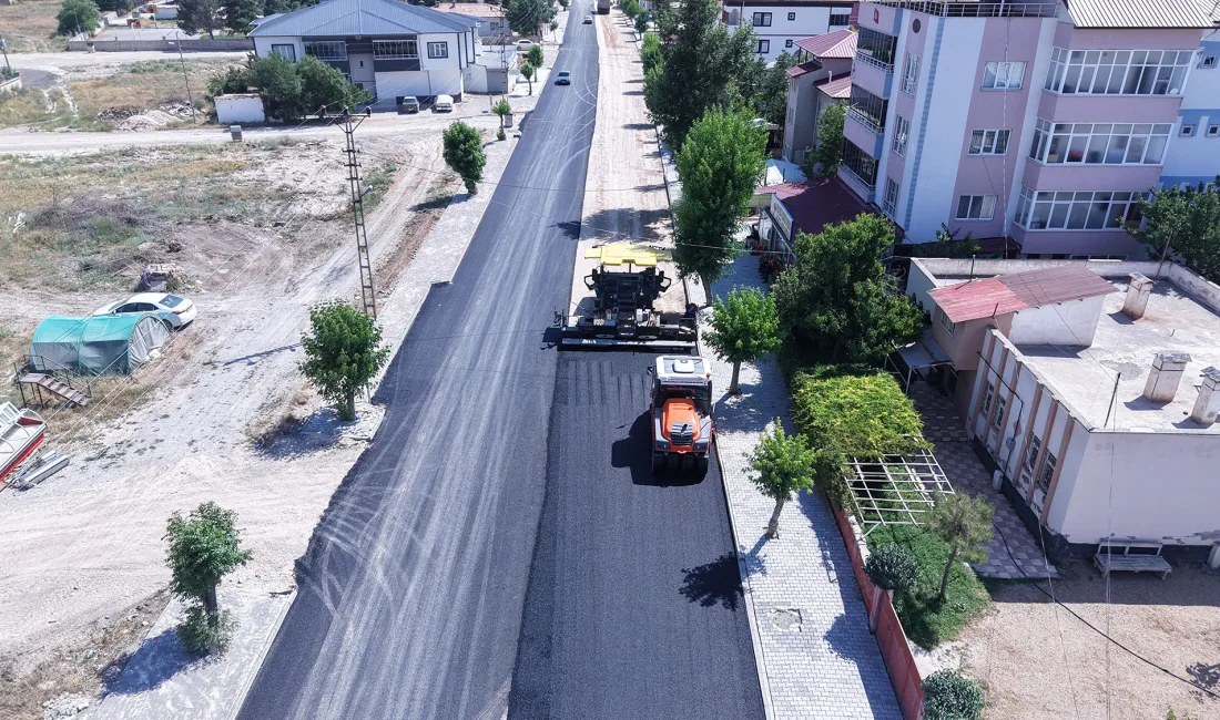 Büyükşehir Belediyesi, Elbistan’ın en önemli ulaşım akslarından Tepebaşı Caddesi’nde sıcak