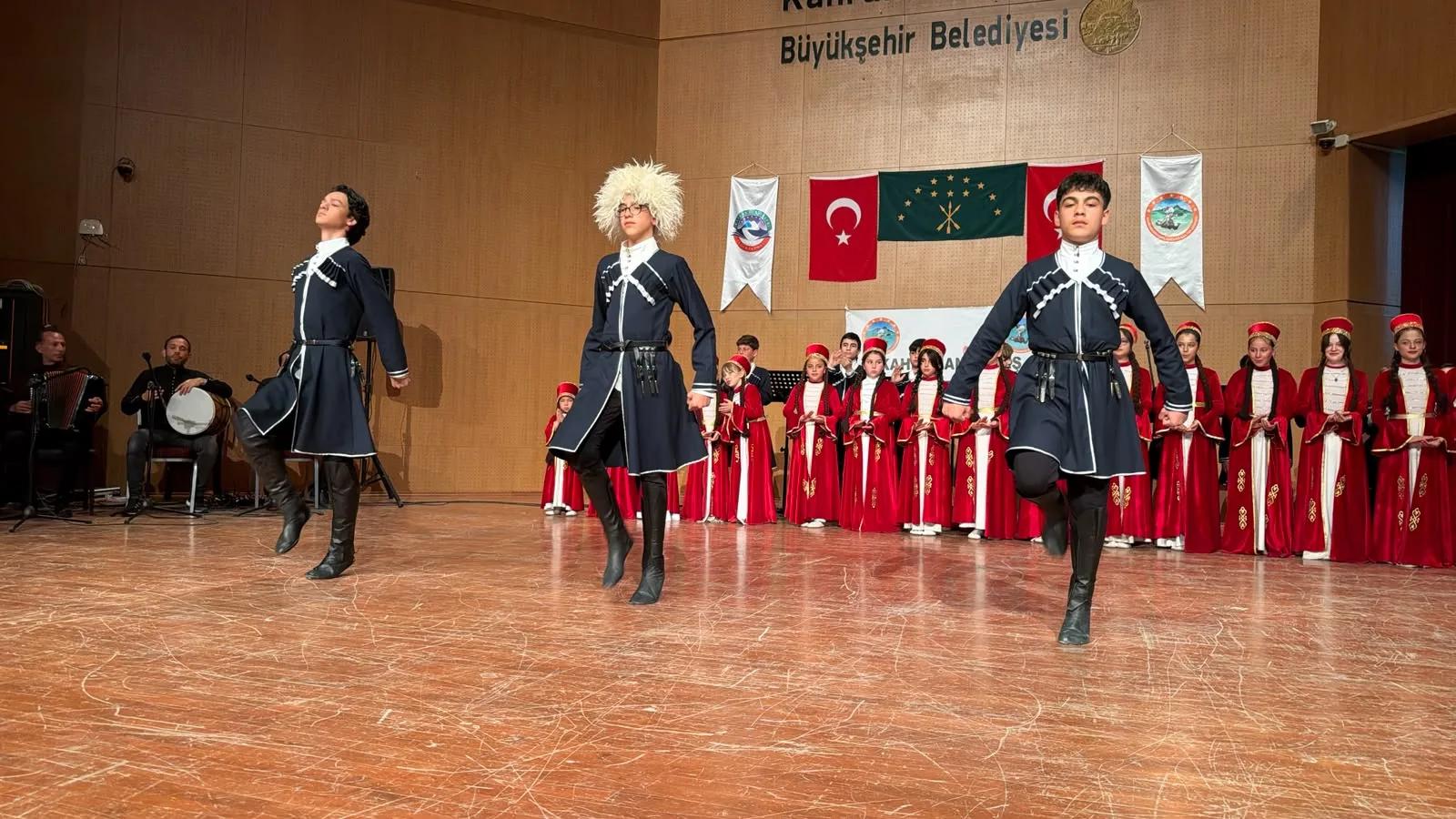 Kahramanmaraş’ta Kafkasya rüzgarı esti!