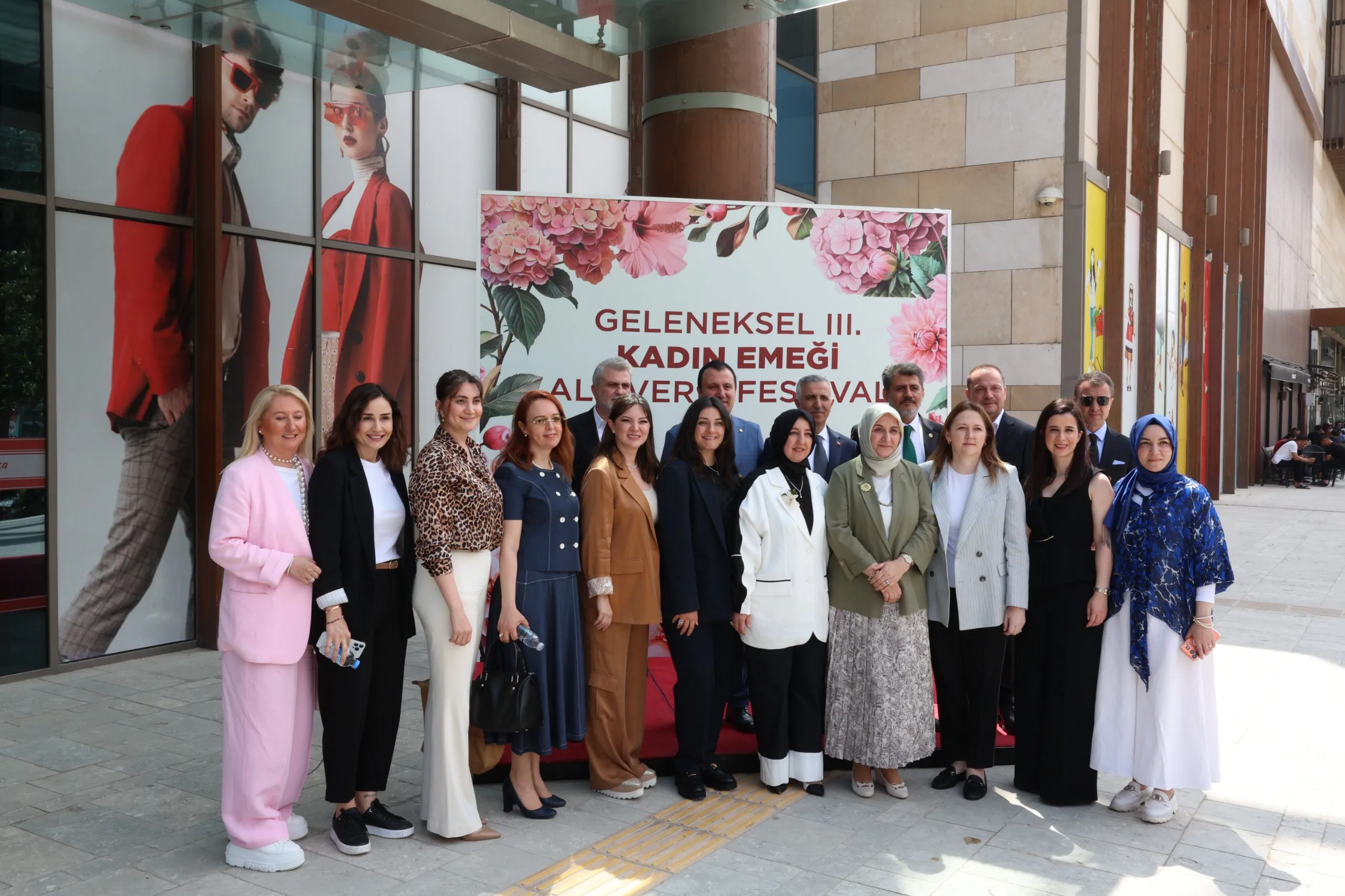 11 deprem ilinden kadın girişimcileri buluşturan Kadın Emeği Alışveriş Festivali,