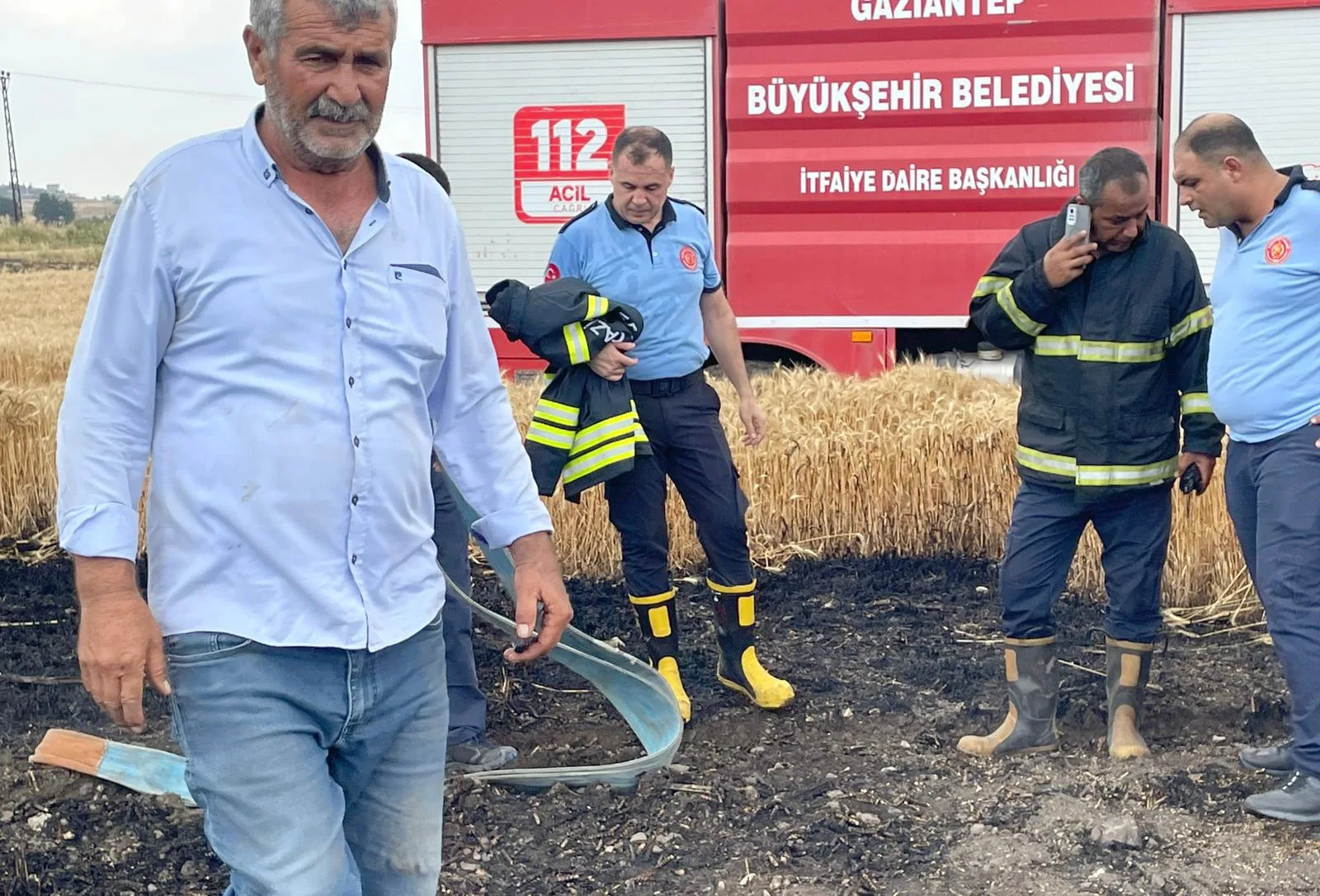5 dönüm ekili tarla kül oldu! 5 dönüm ekili tarla kül oldu!