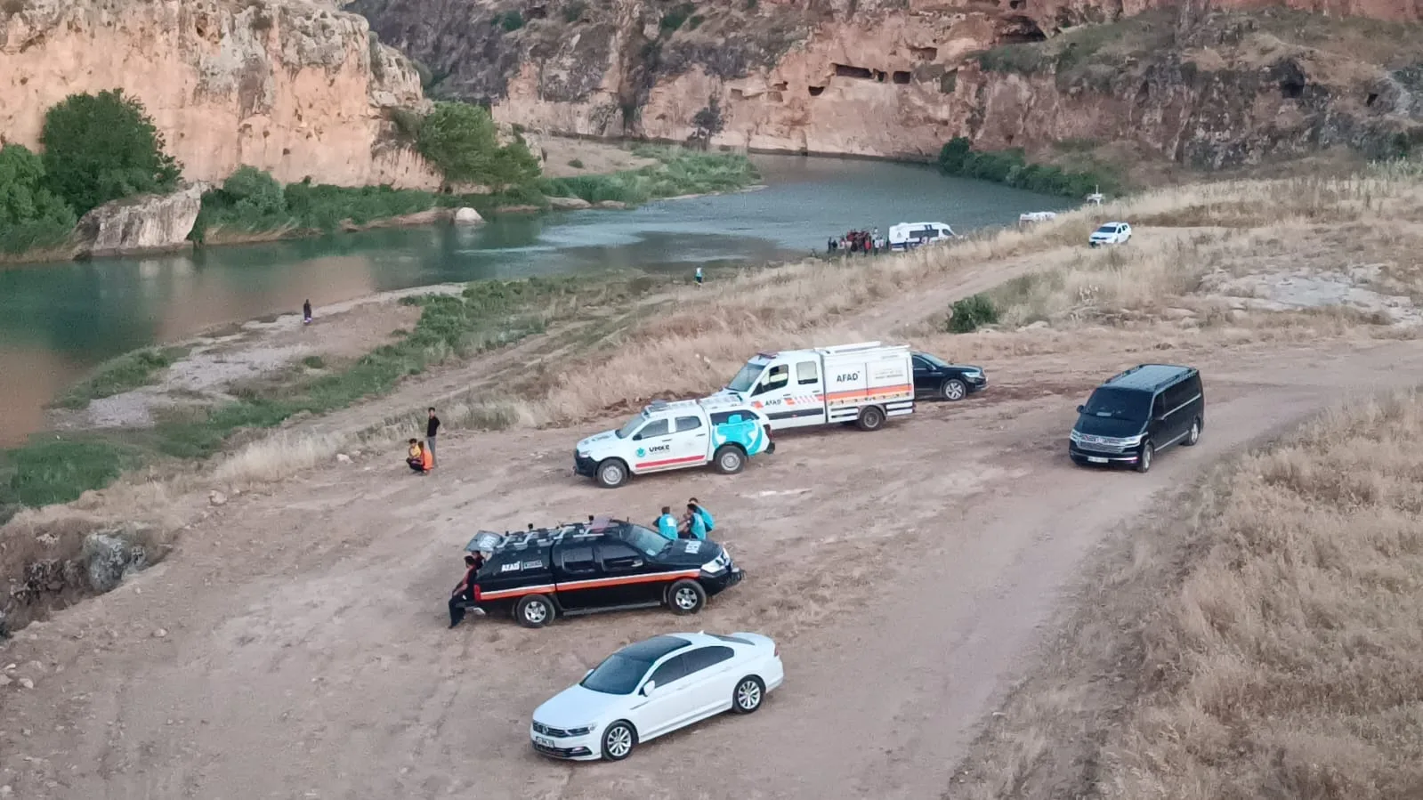 Akrabalarının nikah merasiminden sonra yakınlarıyla Göksu Çayı'na pikniğe giden ve