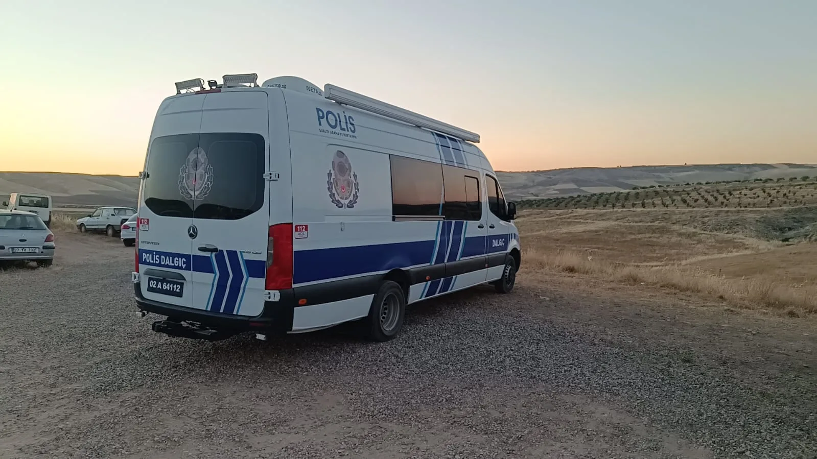 Serinlemek için suya girdi akıntıya kapılıp kayboldu