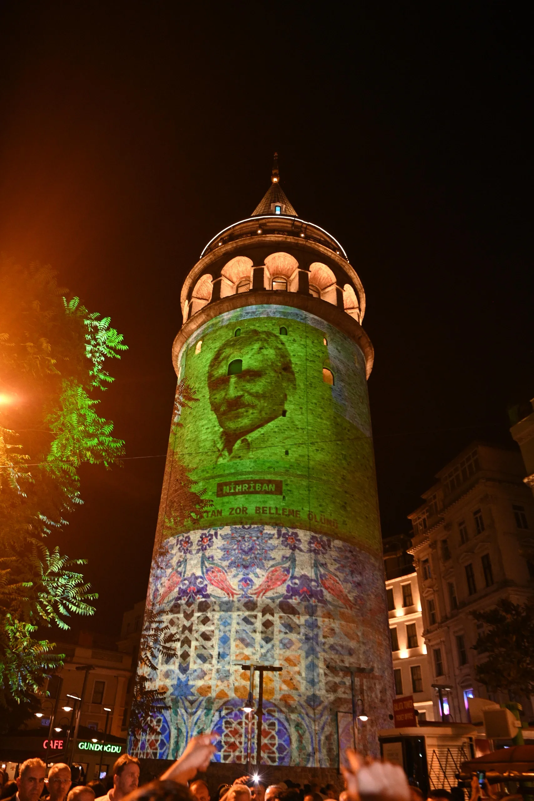 İstanbul’da Kahramanmaraş rüzgârı: Edebiyat ışığı Galata'da!