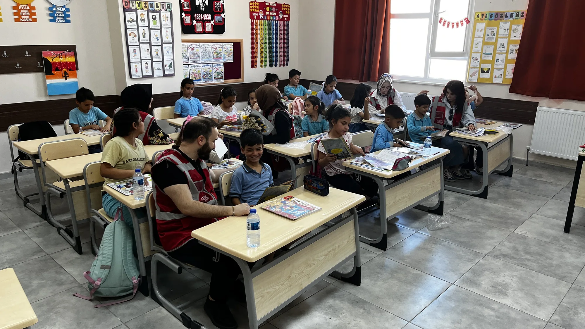 Büyükşehir’in Gençlik Meclisi Çocukların Neşesine Neşe Kattı