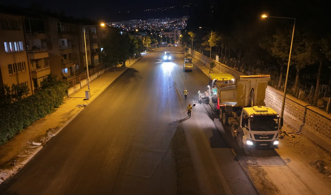 Büyükşehir Belediyesi, şehir merkezinin ana ulaşım akslarından Girne Caddesi’nde sıcak