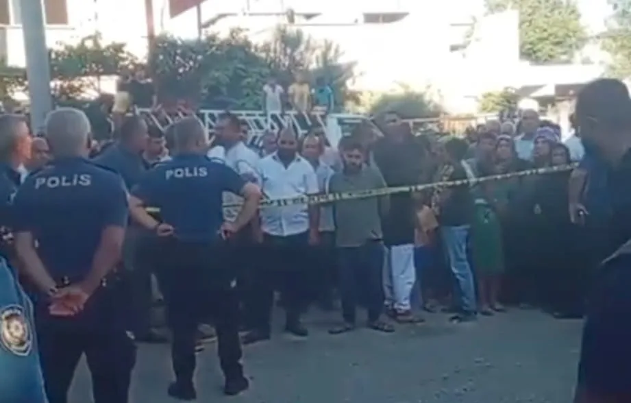 Hafif ticari aracın çarptığı 2 yaşındaki Abdullah Önek yaşamını yitirdi.