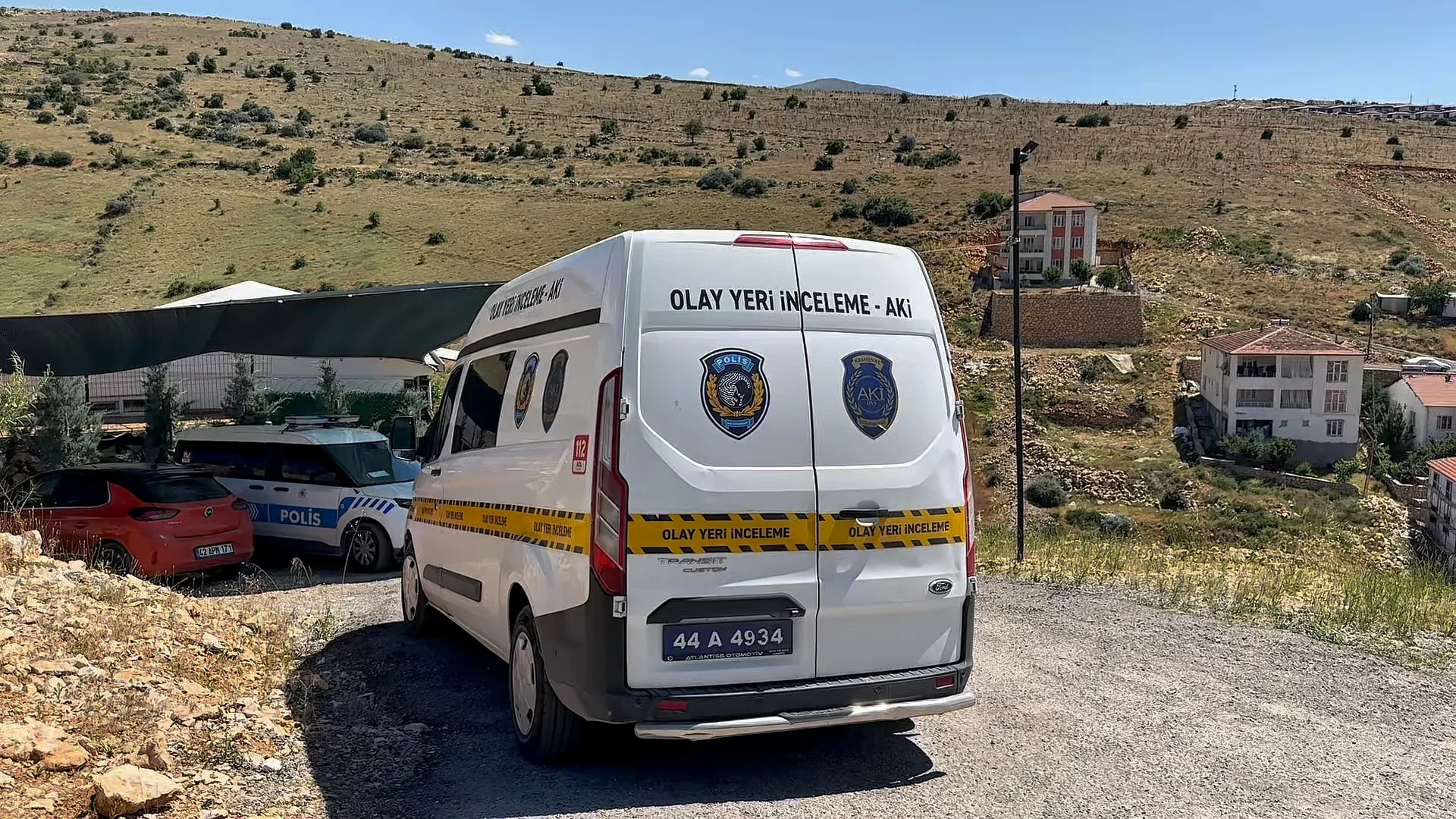 M.G., tartıştığı husumetlisi Y.K.K.'yi pompalı tüfekle vurarak yaraladı.