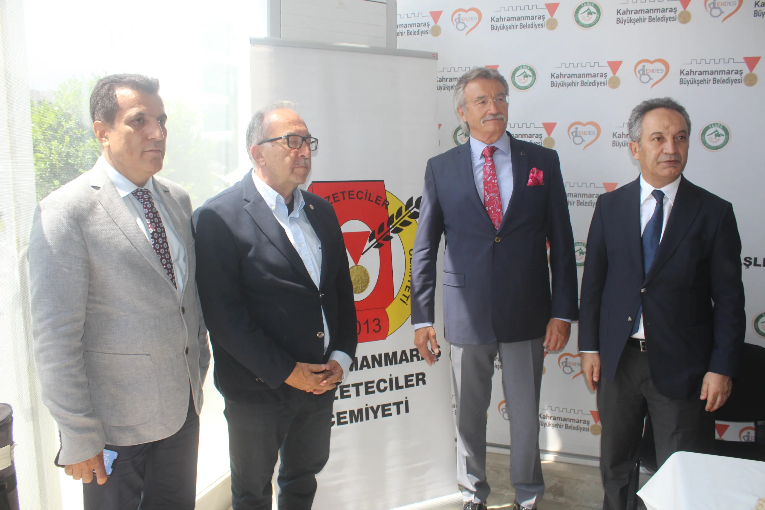 Kürşad Tüzmen ve DAİMFED Heyetinden Gazetecilere Çarpıcı Ziyaret!