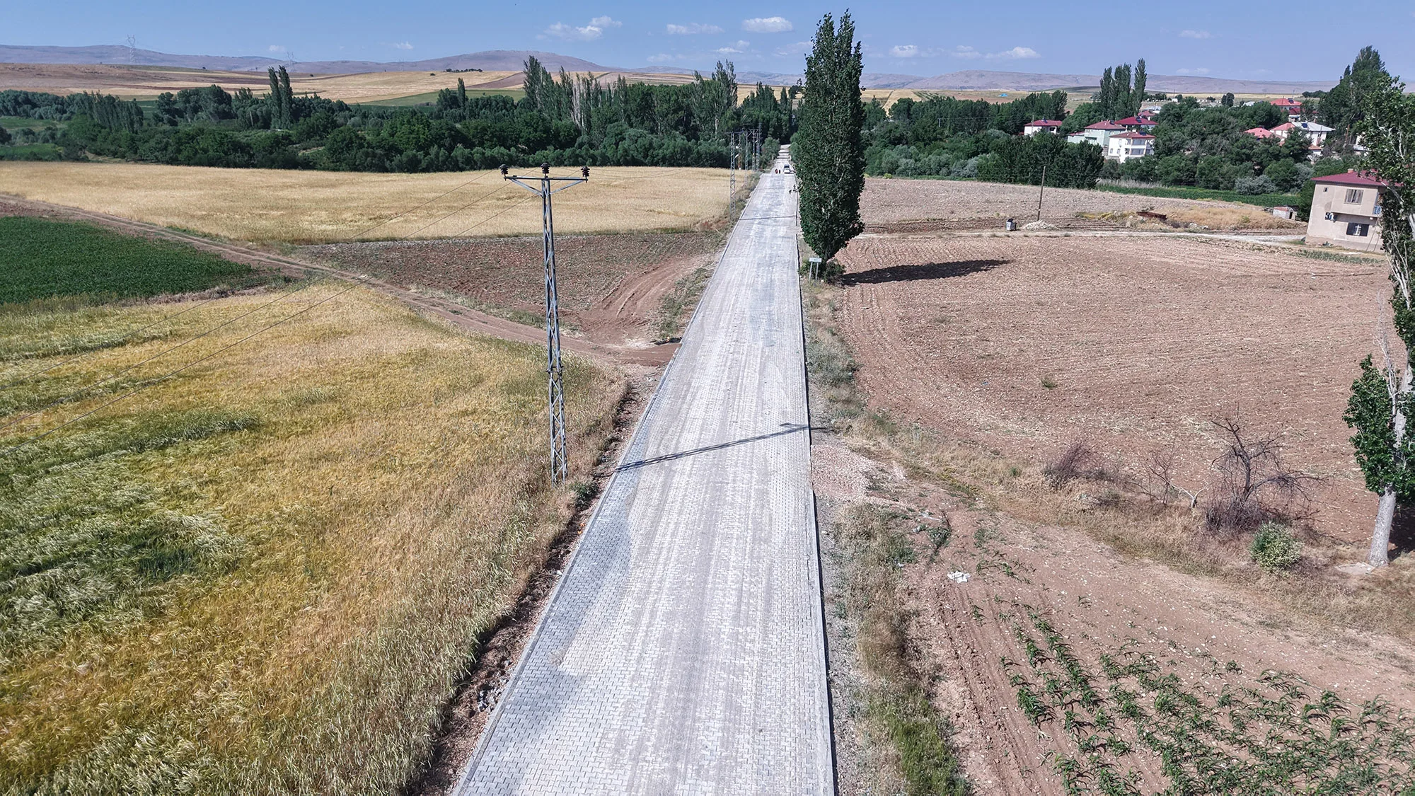 Afşin’in Kırsal İnci Mahallesi’nin Yolları Büyükşehir ile Yenilendi