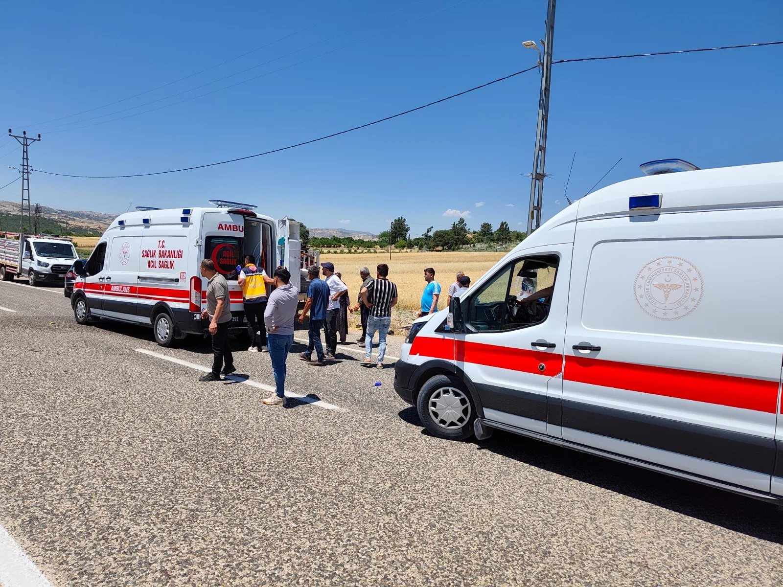 Kamyonet ile motosiklet çarpıştı: 1 ölü 1 yaralı