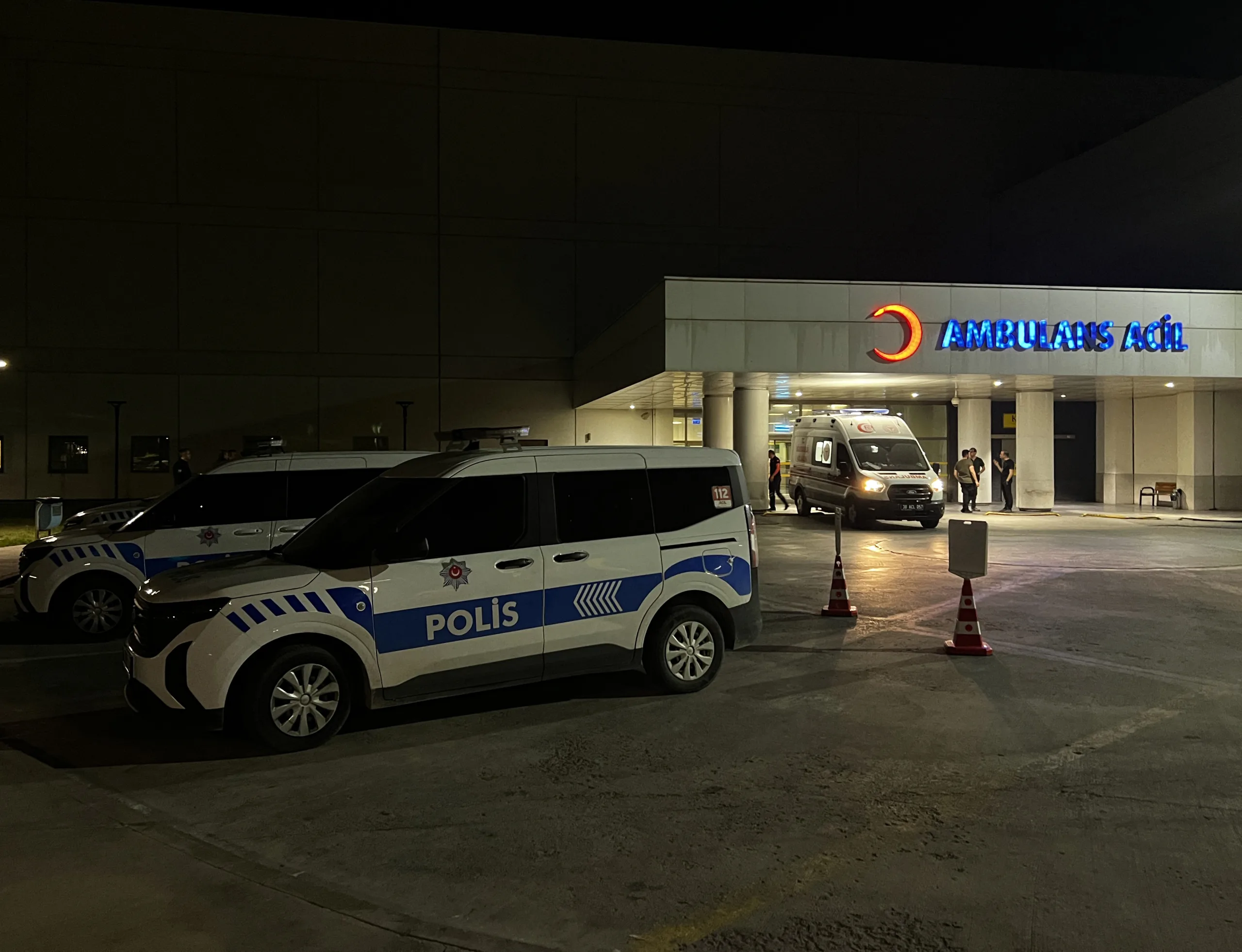 Bıçaklı kavga can aldı: 1 ölü 2 yaralı