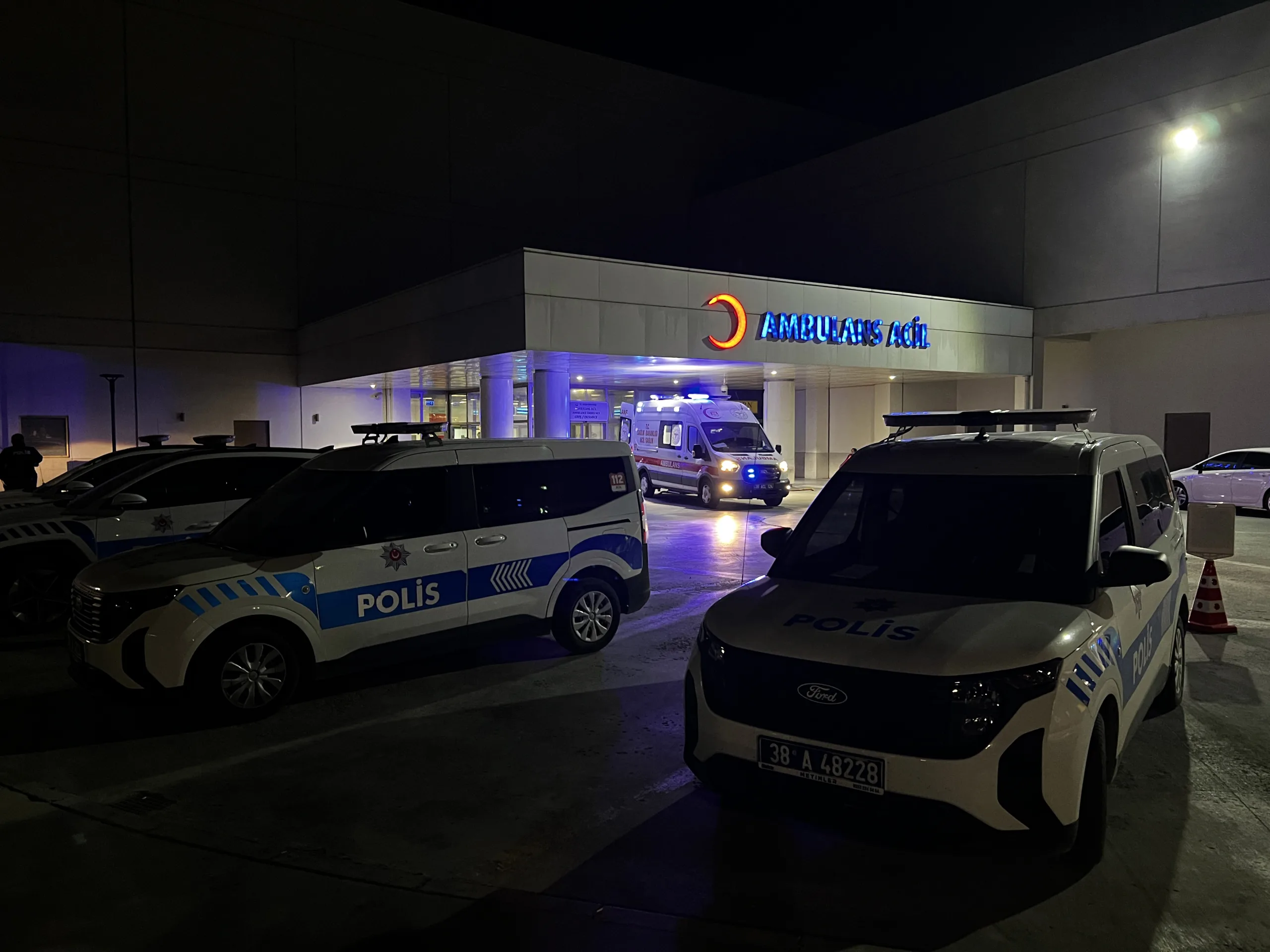 Bıçaklı kavga can aldı: 1 ölü 2 yaralı