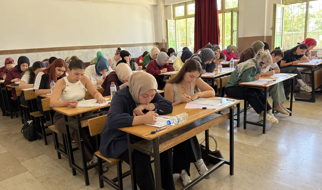 Büyükşehir Belediyesinin gençlik markası Pusula Maraş tarafından KPSS adaylarına yönelik