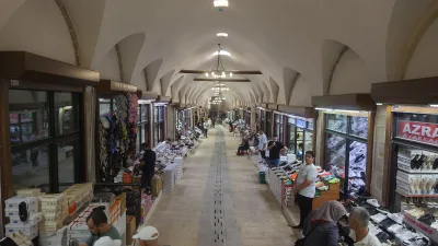 Şehrin yaklaşık 6 asırlık geçmişe sahip simge mekânlarından Tarihi Kapalı