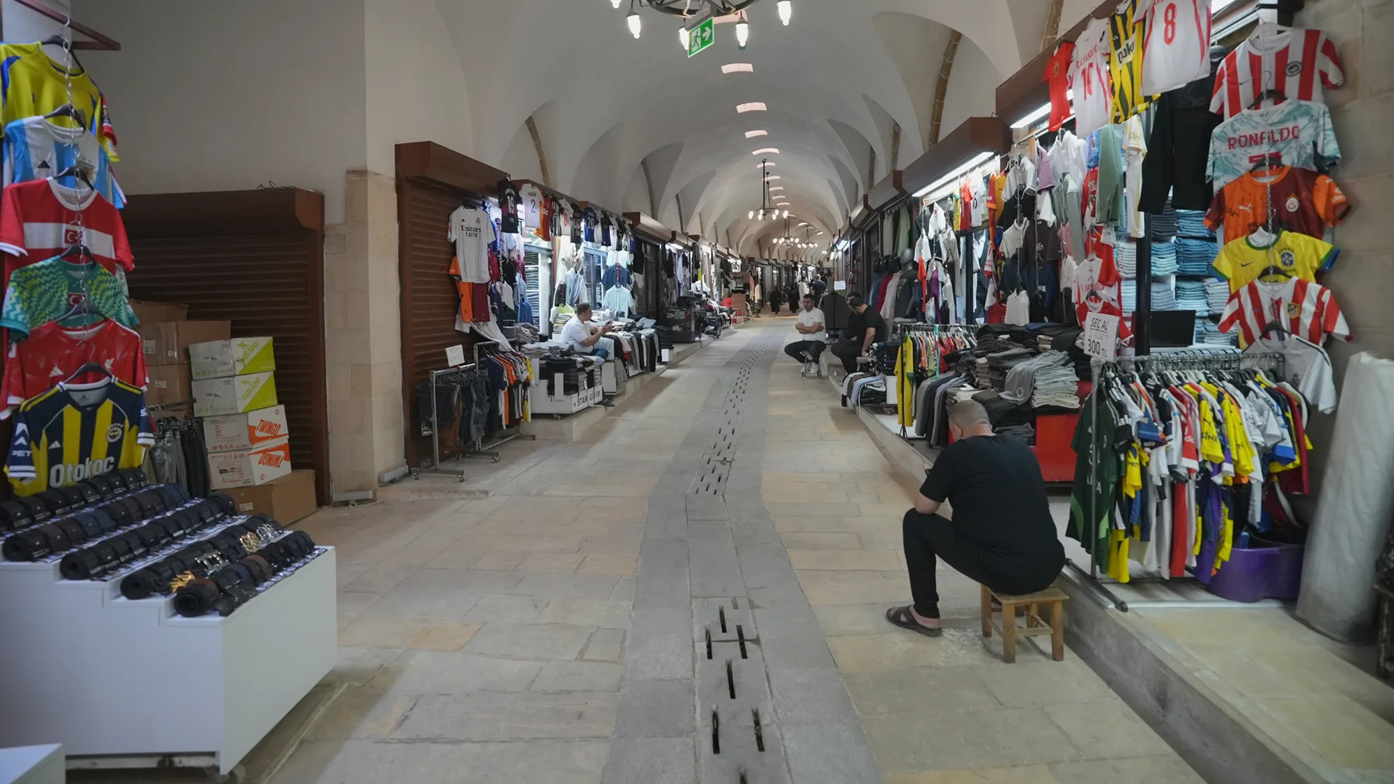 Tarihi Kapalı Çarşı Yeniden Hayat Buluyor: Asırlık Çarşıda Kepenkler Açıldı