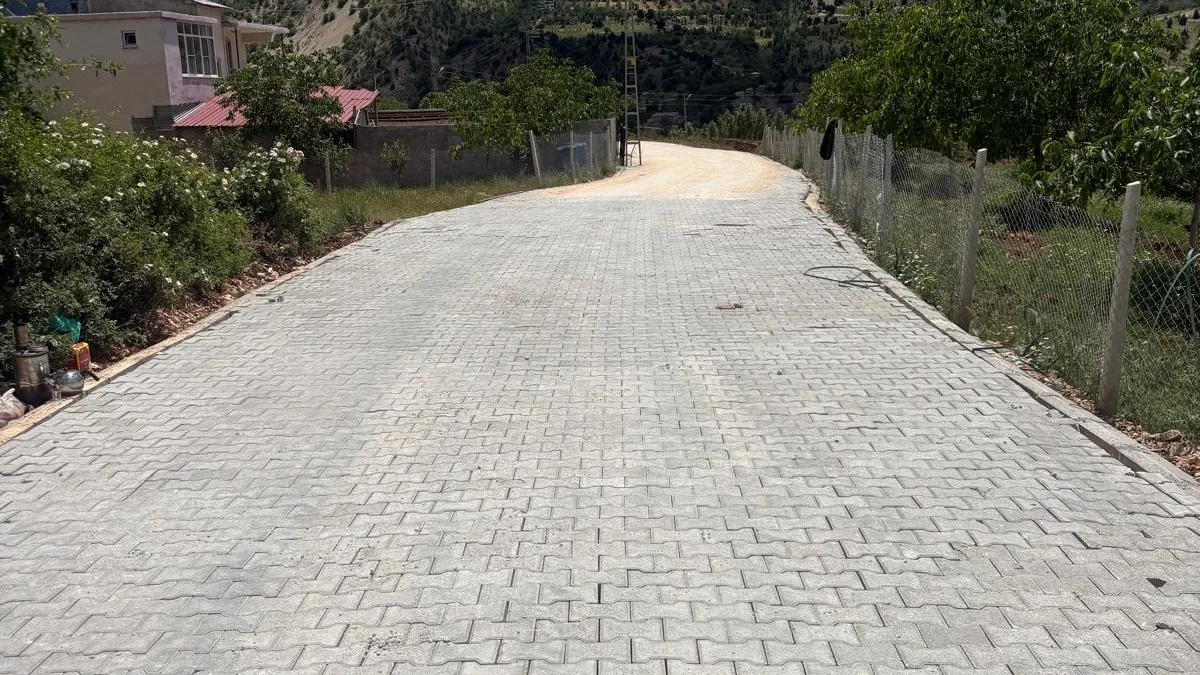 Çağlayancerit’in Yıllardır Beklediği Yol Sorunu Çözülüyor