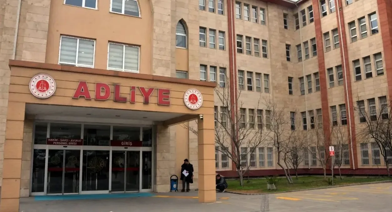 Kahramanmaraş Cumhuriyet Başsavcılığı koordinesinde yürütülen soruşturma kapsamında 5 ayrı adrese