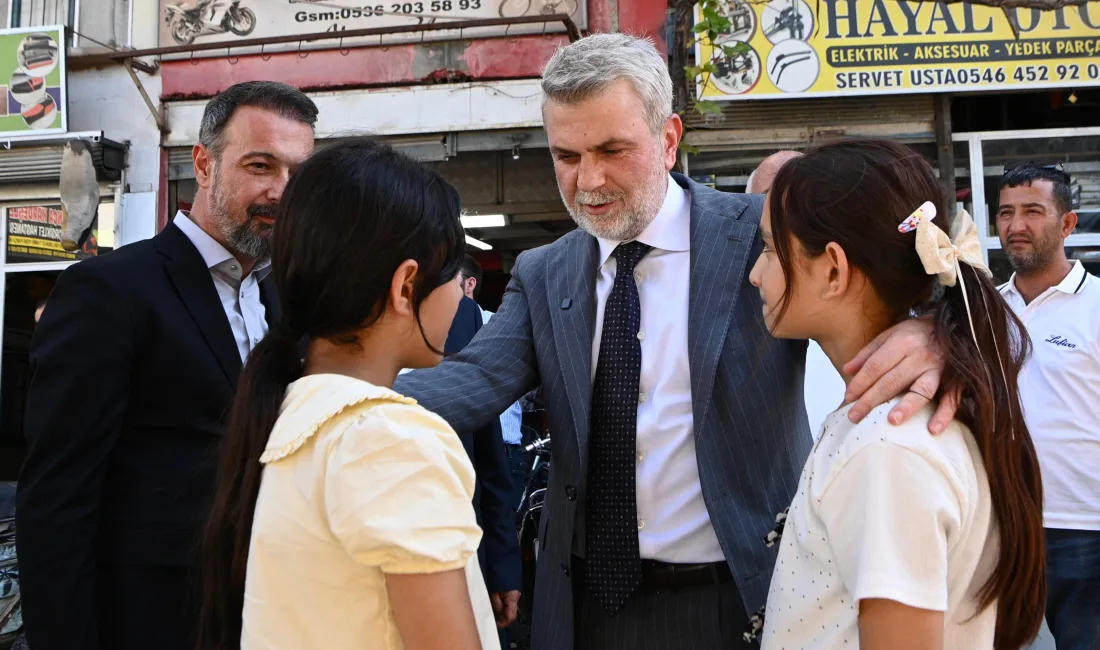 Dulkadiroğlu Menderes Mahallesi’nde esnaf ve vatandaşlarla bir araya gelen Başkan