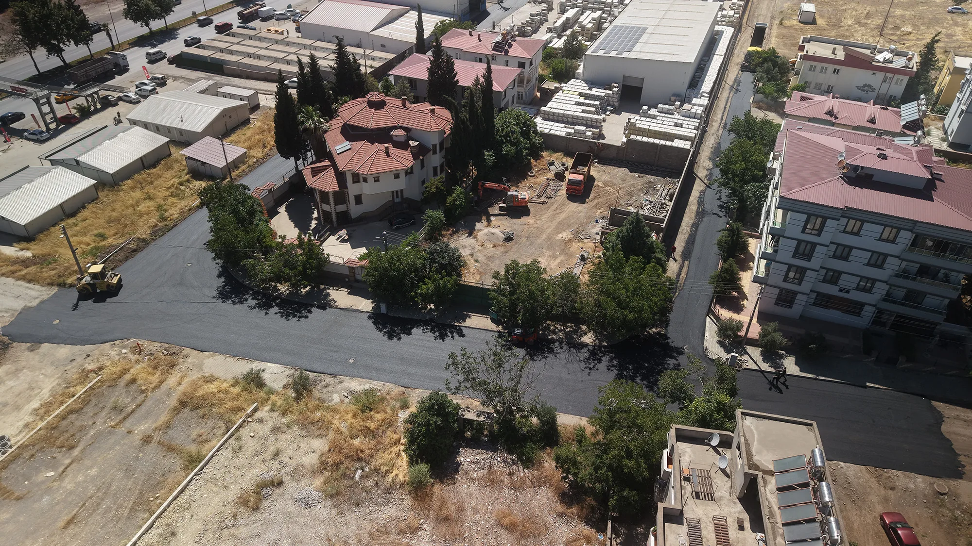 Büyükşehir Asfalt Mesaisine Durmaksızın Devam Ediyor