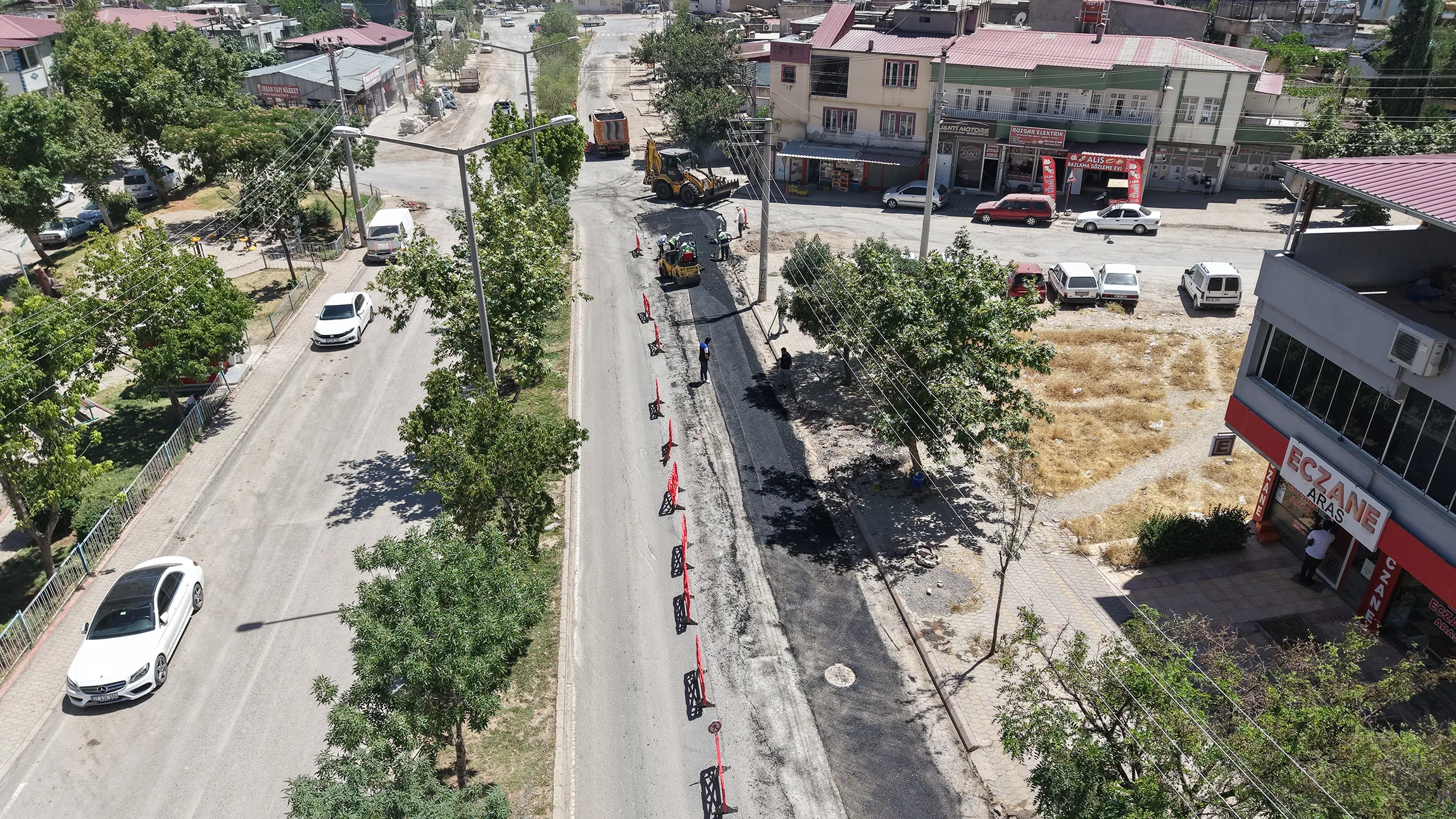 KASKİ’den Sürmeli Bey Caddesi’nde Yoğun Mesai: Altyapının Ardından Asfalt Atağı! KASKİ’den Sürmeli Bey Caddesi’nde Yoğun Mesai: Altyapının Ardından Asfalt Atağı!