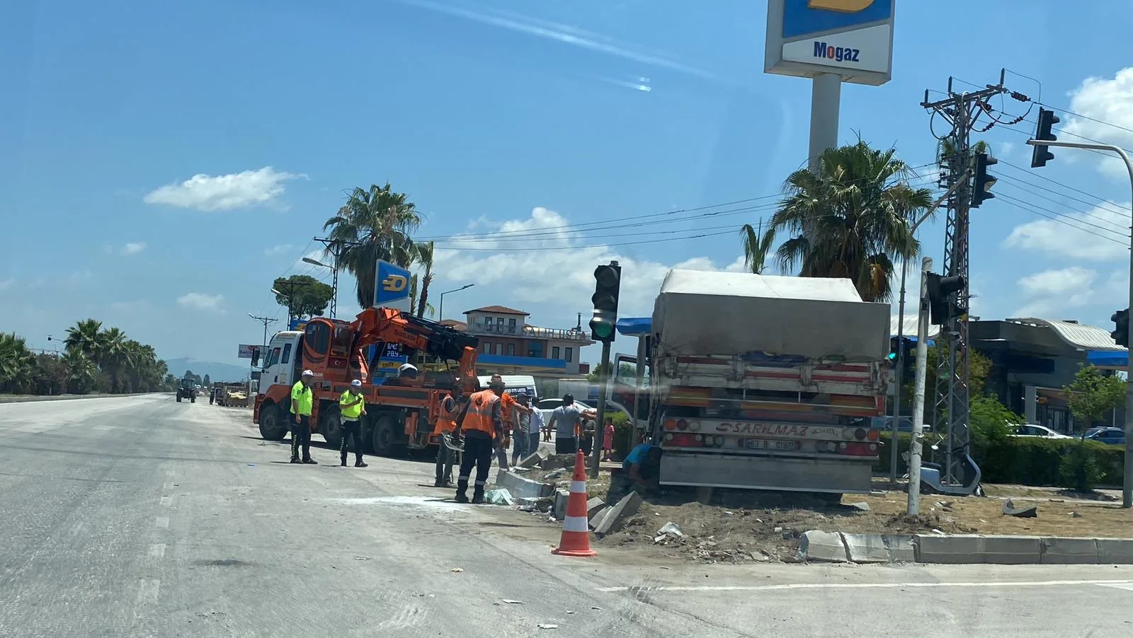 Kavşakta feci kaza: 5 yaralı!
