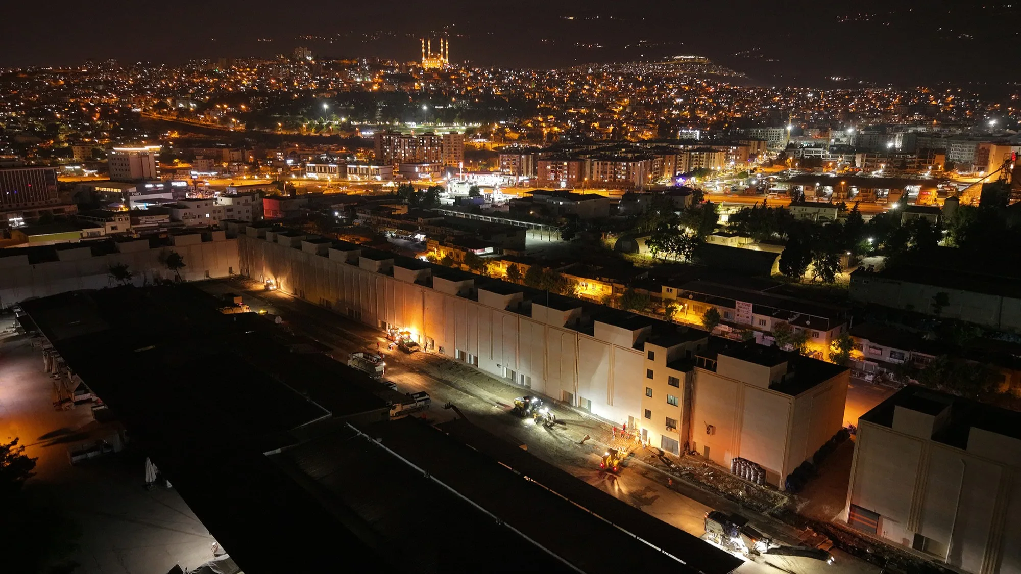 Toptancılar Sitesi’ne 30 Milyonluk Gece Mesaisi!