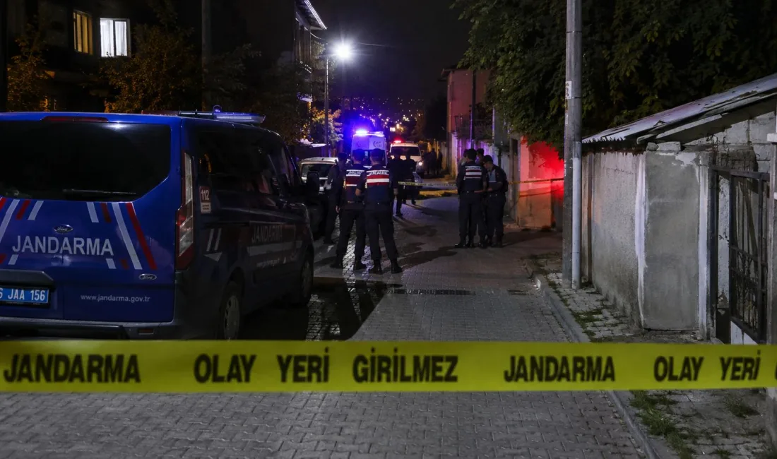 Kahramanmaraş’ta alacak verecek anlaşmazlığından çıkan kavgada kan aktı. Silahlı kavgada