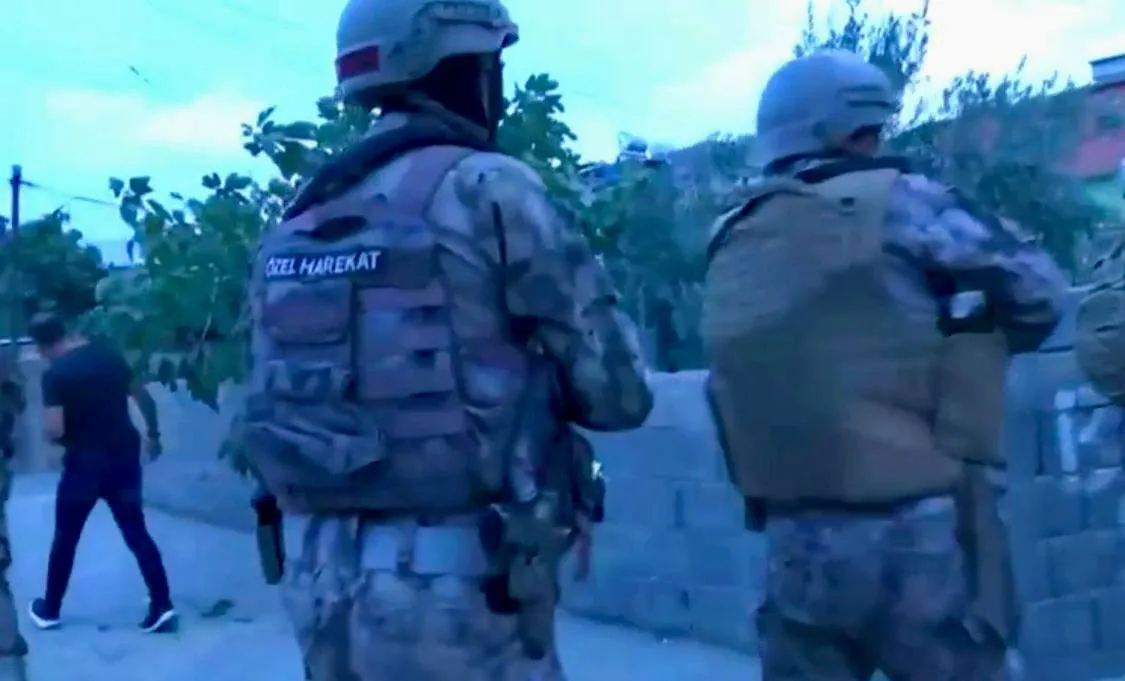 Kahramanmaraş Emniyet Müdürlüğü ekipleri, düzenlendiği operasyonlarda çok sayıda uyuşturucu madde