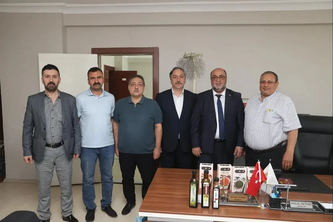 Dulkadiroğlu Belediye Başkanı Mehmet Akpınar, ilçedeki meslek odalarına yönelik ziyaretleri
