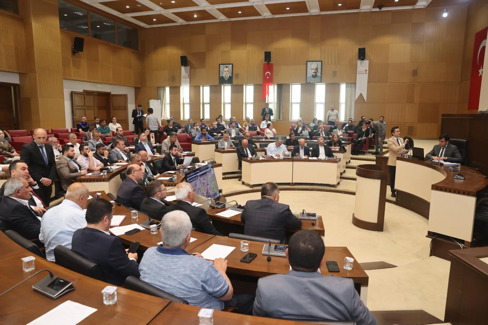 Mehmet Akpınar: “Bu Şehir Daha Fazla Bekleyemez” Mehmet Akpınar: “Bu Şehir Daha Fazla Bekleyemez”