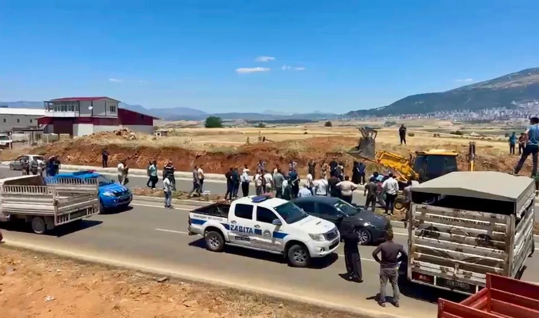 Kahramanmaraş’ın Onikişubat ilçesinde, imara aykırı olduğu gerekçesiyle kaçak yapılar hakkında