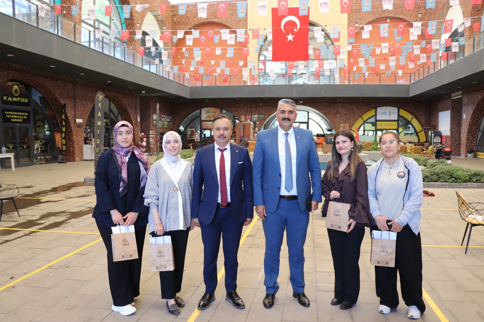 Kahramanmaraşlı Gençlerin "Oku-Yorum" Yolculuğunda Yıl Sonu Coşkusu